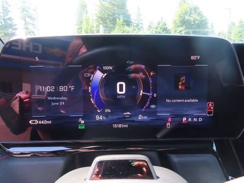 Certified 2025 Chevrolet Silverado EV RST AWD/4WD image 22