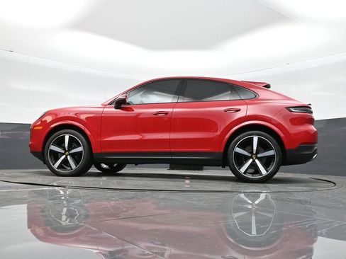 Certified 2024 Porsche Cayenne Coupe image 35