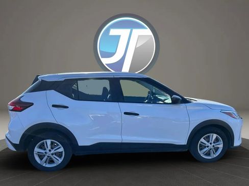 Used 2023 Nissan Kicks S FWD image 7