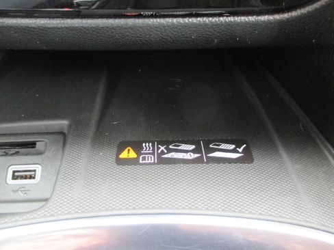 Used 2024 Buick Enclave Essence w/ Sport Touring Edition FWD image 22
