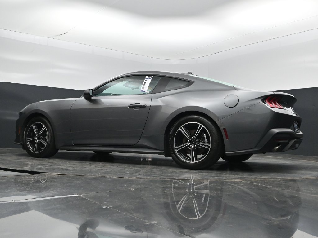 Used 2025 Ford Mustang Coupe RWD image 21