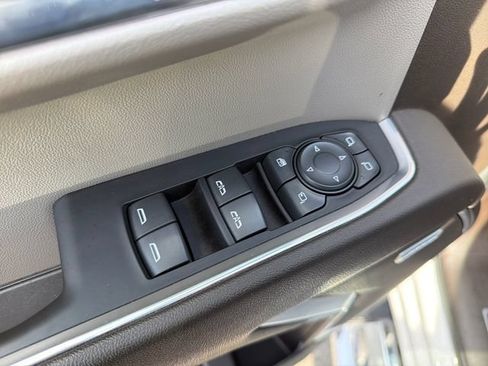 Used 2023 GMC Sierra 1500 SLT w/ SLT Premium Package AWD/4WD image 17