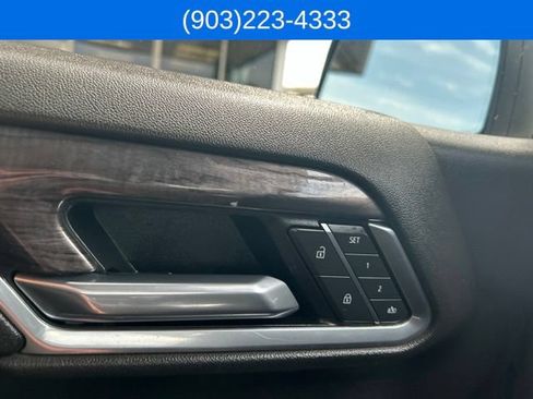 Used 2022 Chevrolet Silverado 1500 LTZ w/ LTZ Premium Package AWD/4WD image 17