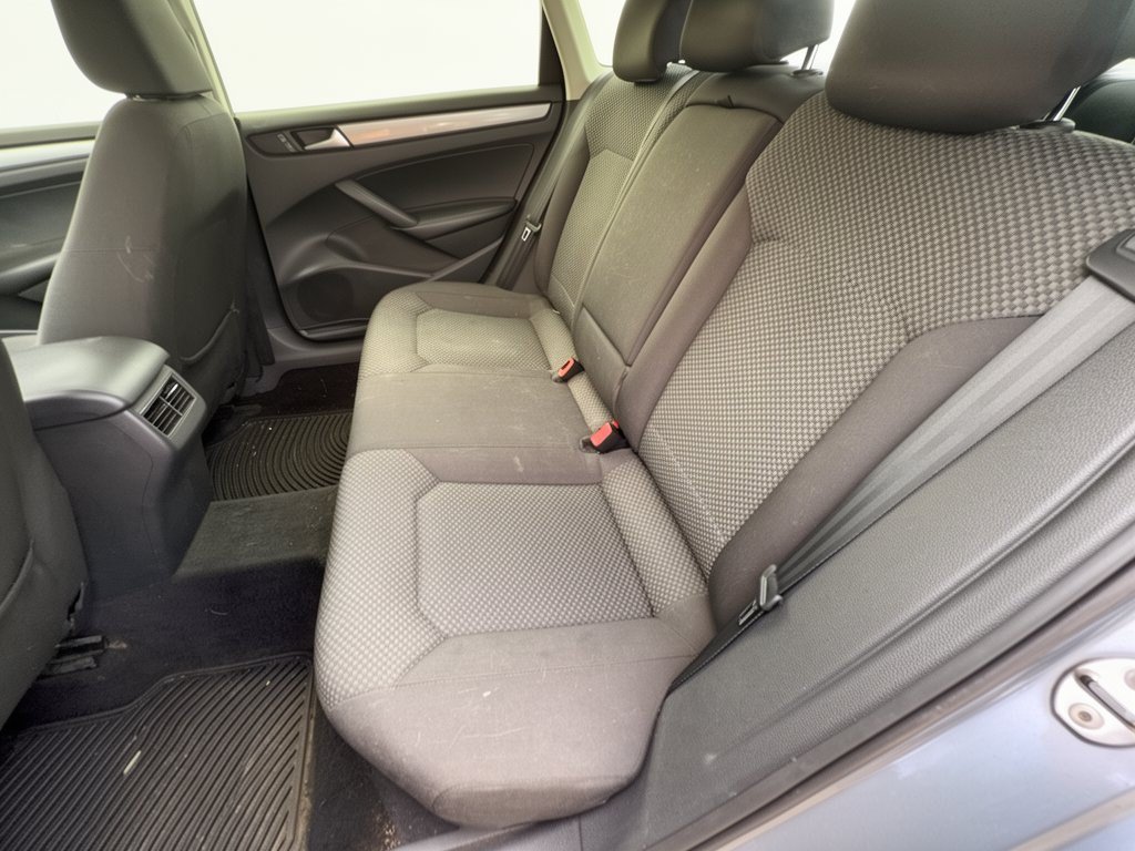Used 2013 Volkswagen Passat 2.5 S FWD image 25