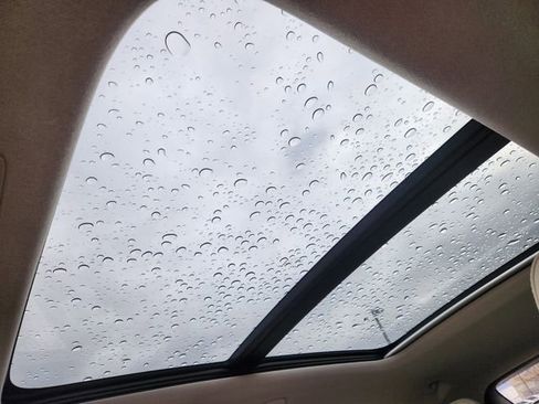 Certified 2023 Volvo XC40 B5 Ultimate w/ Protection Package Premier image 27