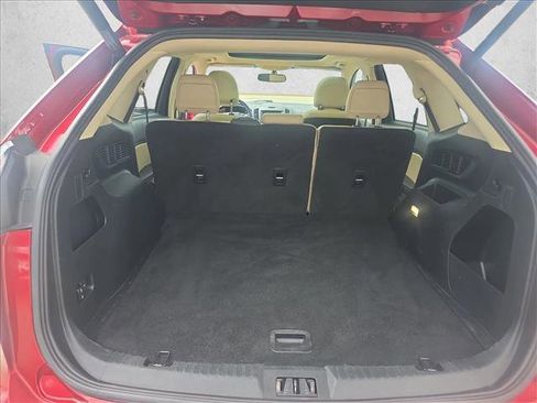 Used 2018 Ford Edge SEL w/ Equipment Group 201A FWD image 17