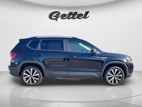 Used 2024 Volkswagen Taos SE FWD image 4