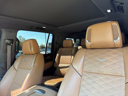Certified 2022 Cadillac Escalade ESV Sport w/ Touring Package AWD/4WD image 2