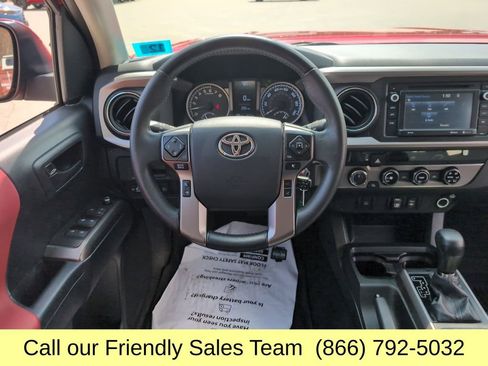 Used 2018 Toyota Tacoma SR5 image 15