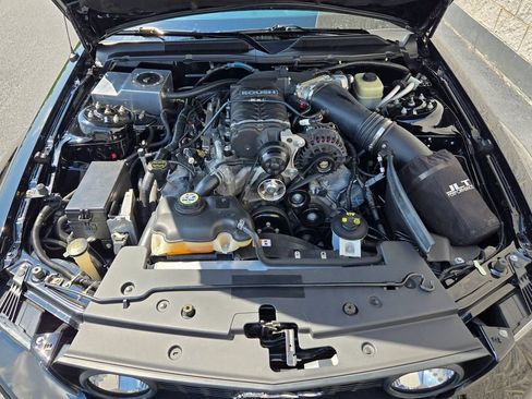 Used 2006 Ford Mustang GT Premium RWD image 32