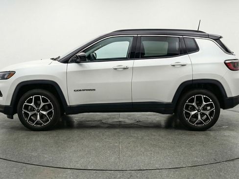 Used 2025 Jeep Compass Limited image 5