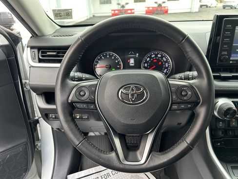 Used 2025 Toyota RAV4 XLE image 16