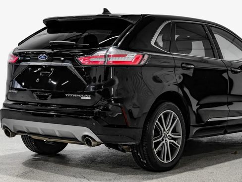 Used 2019 Ford Edge Titanium w/ Equipment Group 301A FWD image 16