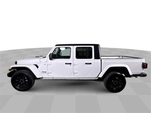 Used 2023 Jeep Gladiator Overland image 5