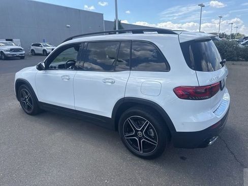 Used 2022 Mercedes-Benz GLB 250 4MATIC image 10