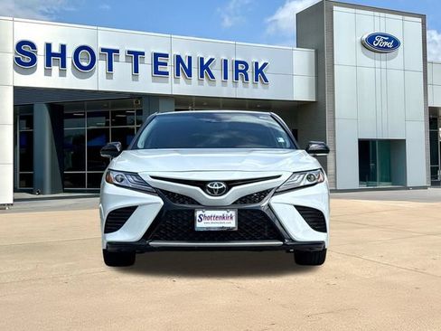 Used 2019 Toyota Camry XSE FWD image 2