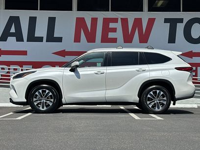 Used 2021 Toyota Highlander XLE