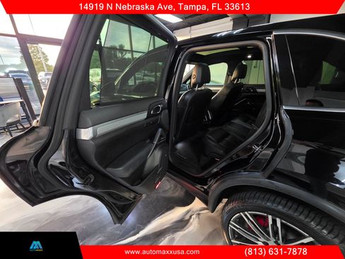 Used 2016 Porsche Cayenne S image 19