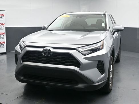Used 2024 Toyota RAV4 XLE FWD image 4