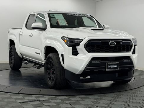 Certified 2024 Toyota Tacoma TRD Sport AWD/4WD image 8