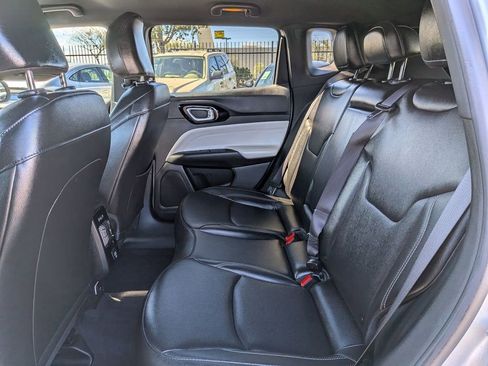 Used 2025 Jeep Compass Limited image 27