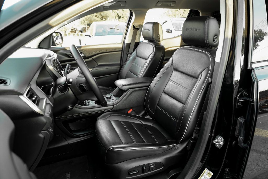 Used 2023 GMC Acadia Denali FWD image 32