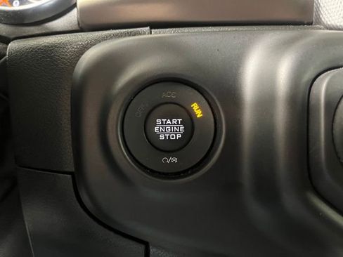 Used 2020 Jeep Wrangler Sport AWD/4WD image 24