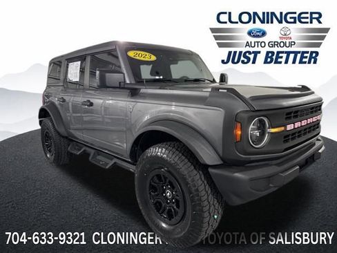Used 2023 Ford Bronco 4-Door w/ Sasquatch Package AWD/4WD image 1