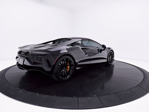Used 2026 McLaren Artura RWD image 18