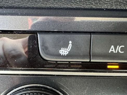 Used 2022 Volkswagen Tiguan S image 16