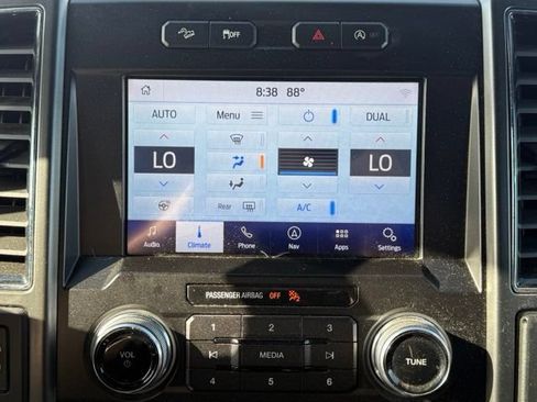 Used 2019 Ford F150 Lariat w/ Equipment Group 502A Luxury AWD/4WD image 26