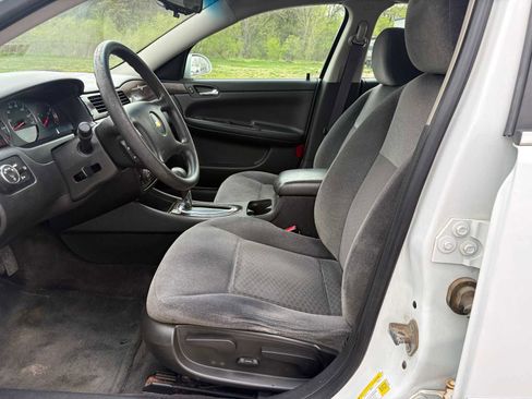 Used 2015 Chevrolet Impala LT w/ LT Sunroof Package FWD image 7