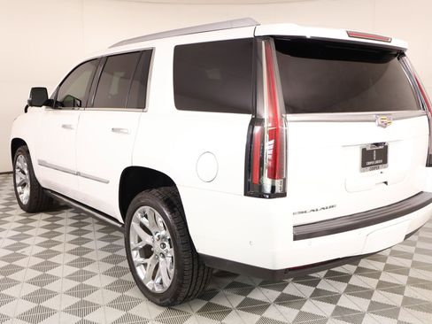 Used 2017 Cadillac Escalade Premium Luxury AWD/4WD image 26