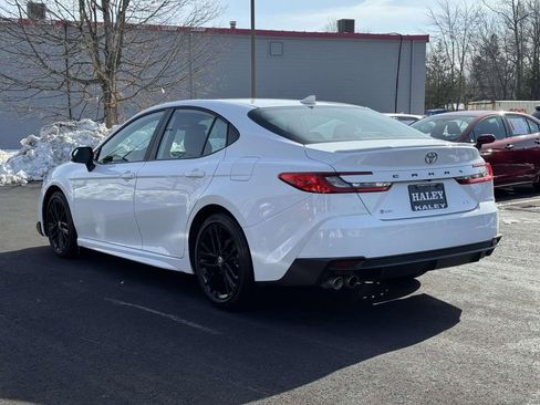 Used 2025 Toyota Camry SE image 22