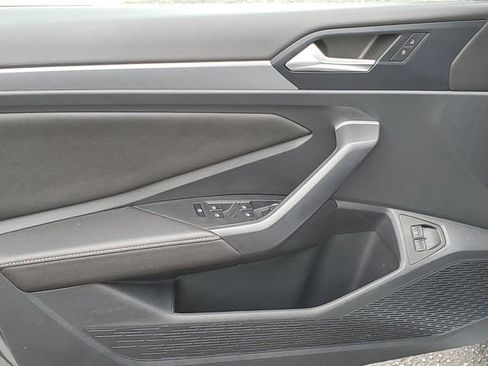 Used 2024 Volkswagen Jetta SE w/ Panoramic Sunroof Package FWD image 13