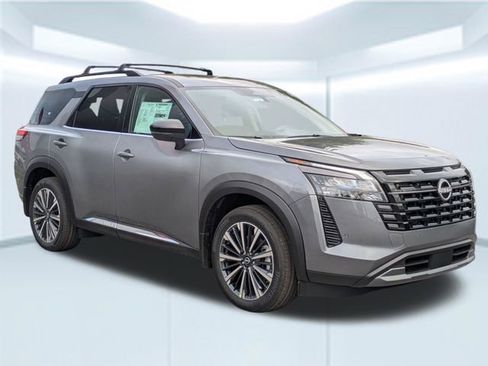 New 2026 Nissan Pathfinder Platinum FWD image 8