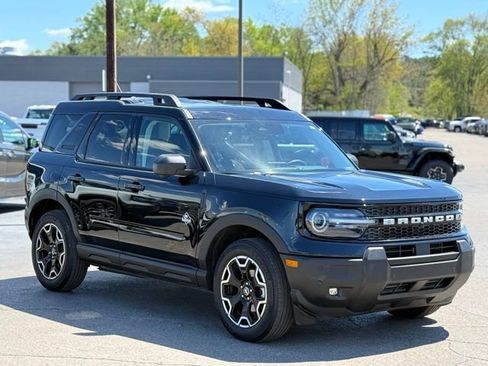 Used 2025 Ford Bronco Sport Outer Banks w/ Outer Banks Tech Package+ AWD/4WD image 35