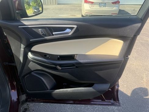Used 2018 Ford Edge SEL w/ Equipment Group 201A AWD/4WD image 49