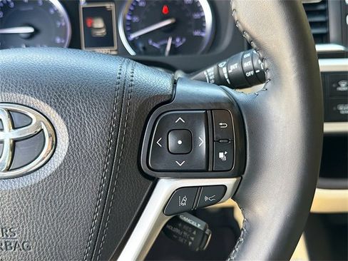 Used 2019 Toyota Highlander XLE image 36