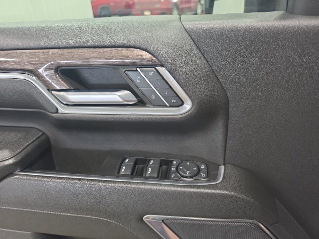 Used 2024 Chevrolet Silverado 2500 LTZ AWD/4WD image 20