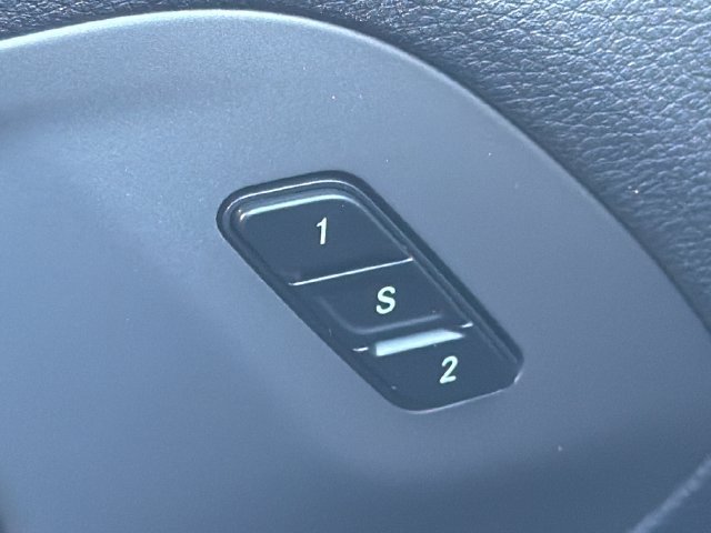 Used 2027 Chrysler Pacifica Select FWD image 29