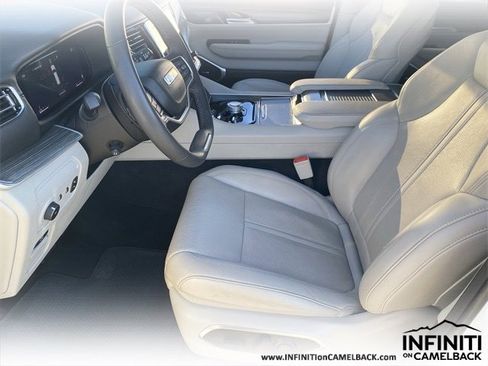 Used 2023 Jeep Wagoneer L Series II image 19