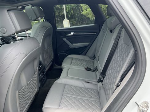 Used 2025 Audi SQ5 Premium Plus w/ Premium Plus Package image 31