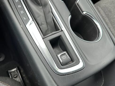 Used 2024 Chevrolet Equinox LT FWD image 33