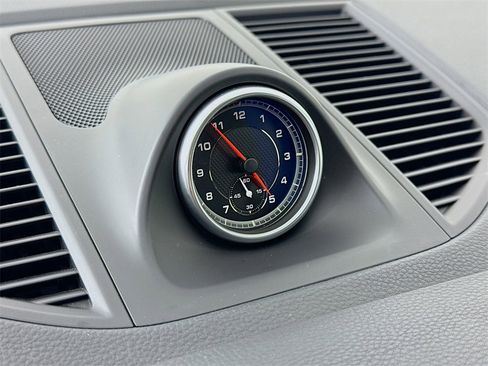 Used 2021 Porsche Macan image 17