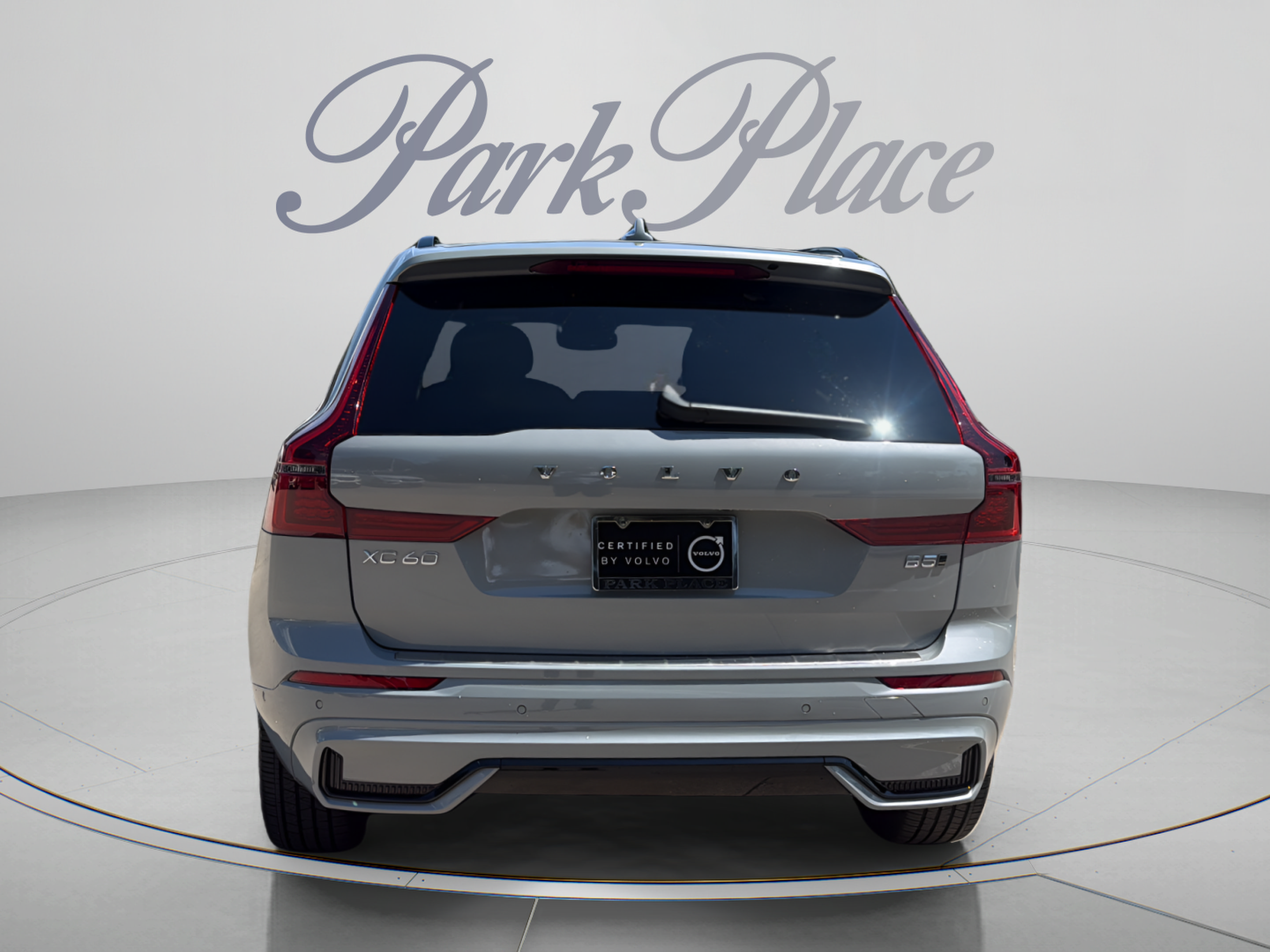 Used 2026 Volvo XC60 B5 Plus w/ Protection Package Premier AWD/4WD image 4