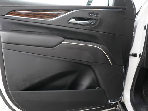 Used 2021 Cadillac Escalade Premium Luxury w/ LPO, Illumination Package AWD/4WD image 20