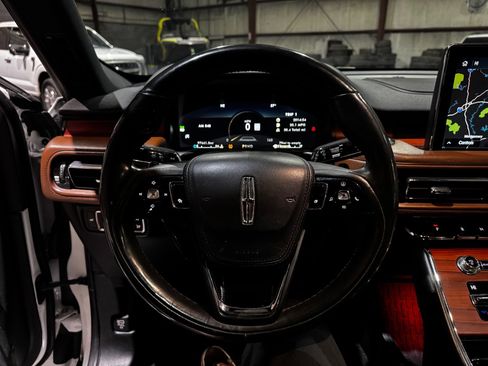 Used 2020 Lincoln Aviator Reserve w/ Equipment Group 201A image 32