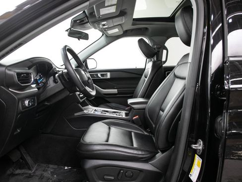 Used 2020 Ford Explorer XLT w/ Equipment Group 202A AWD/4WD image 25