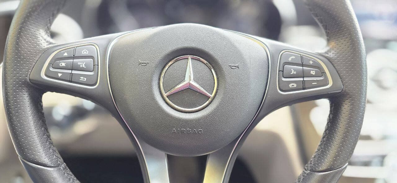 Used 2018 Mercedes-Benz C 300 Sedan image 15